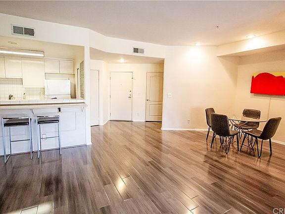 4th image of 4477 Woodman Ave APT 206