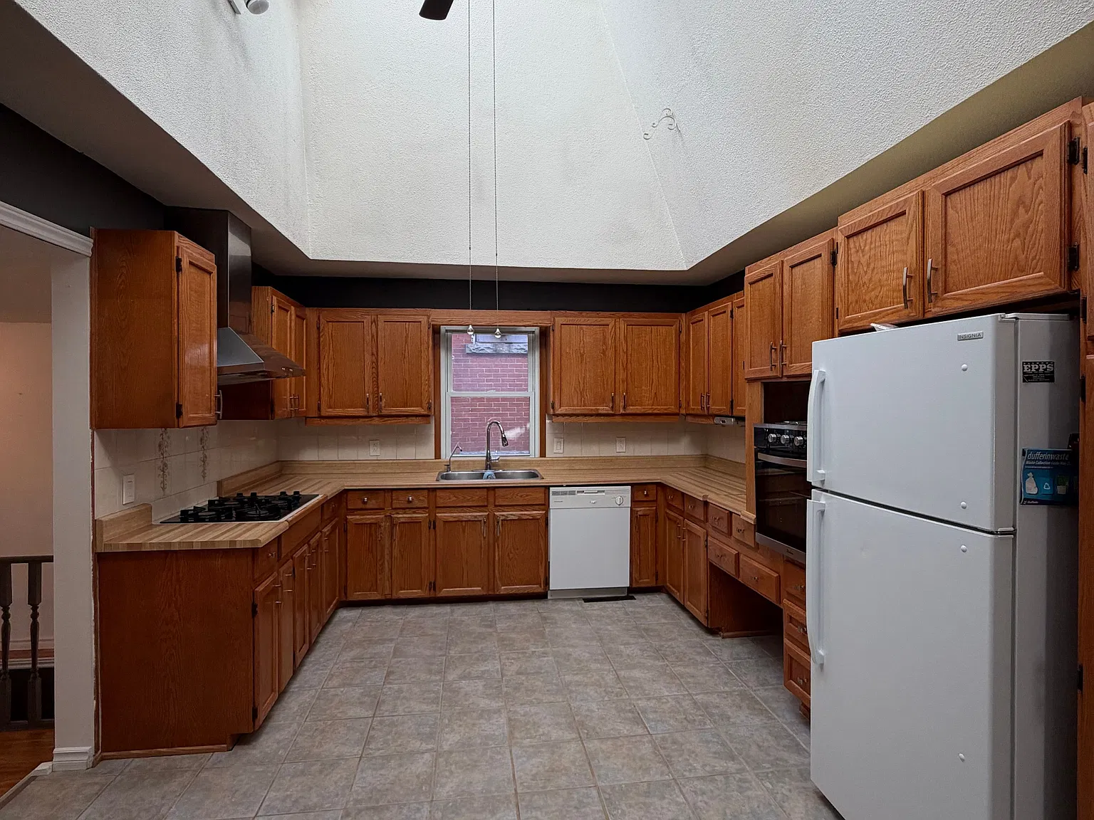 3 bed, $2,700 — Photo 4