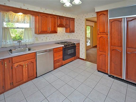 3rd image of 240 McAlister Dr