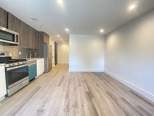 5th image of 938 Bushwick Ave #1