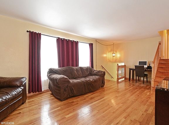 2nd image of 15148 Chaucer Dr