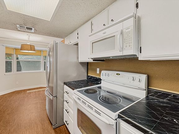 5th image of 19315 Gagelake Ln