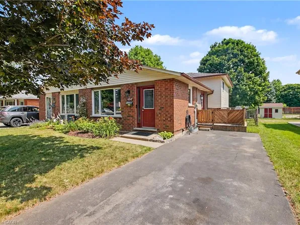 484 Redfox Rd #B, Waterloo, ON N2K 2V8