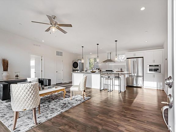 4th image of 24755 Prospect Ave #A