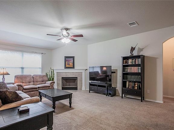 4th image of 801 Boone Valley Dr