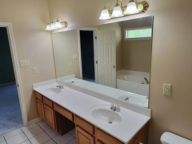 75 Austin Cir — Photo 10