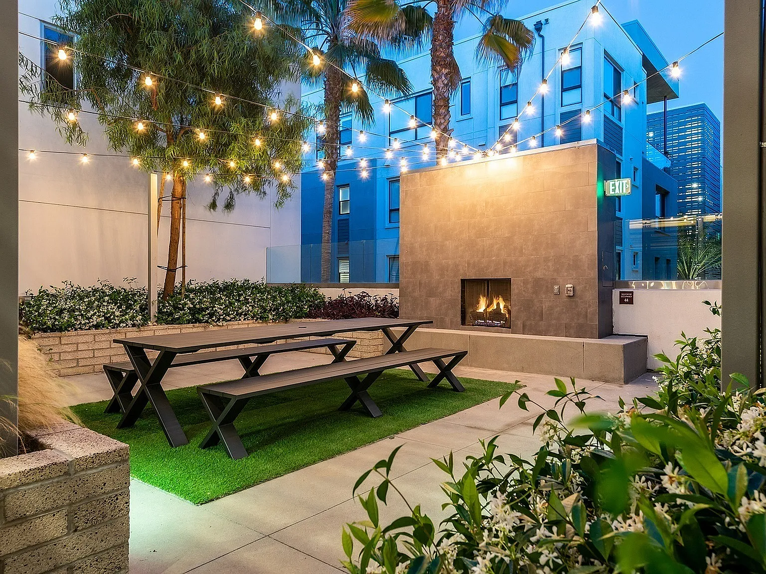 Runway Playa Vista — Photo 4