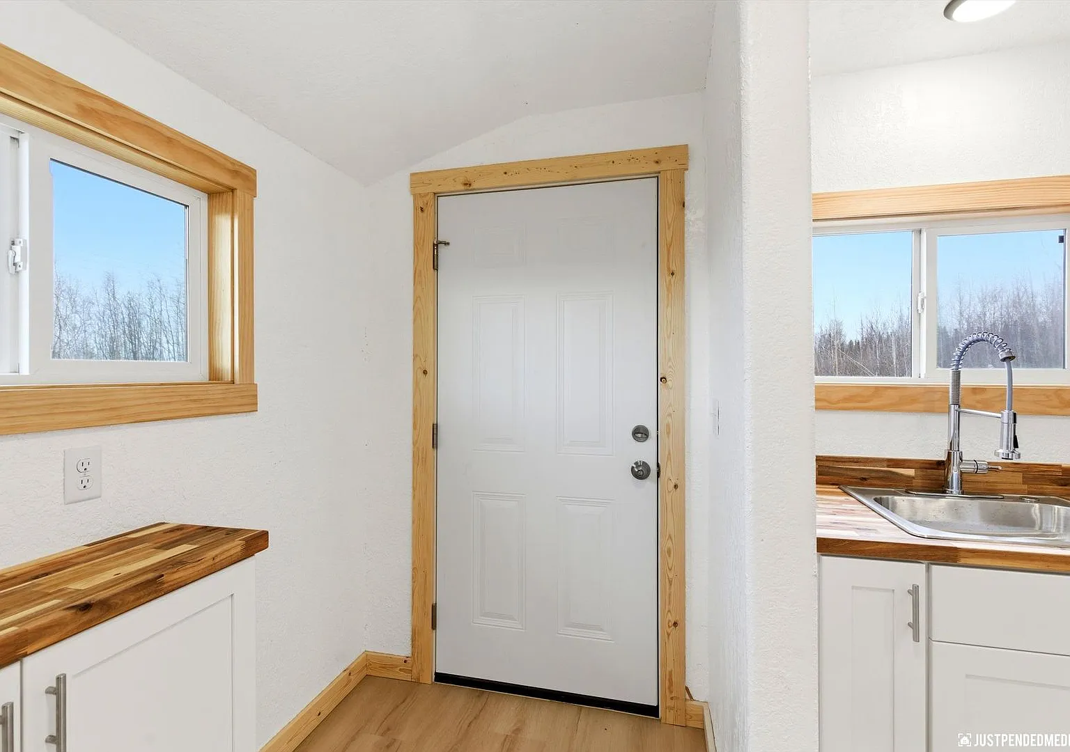2 Bedroom | 1 Bathroom | Single Family Home | Large Lot — Photo 4