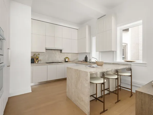 320 East 82nd Street image 7 of 10