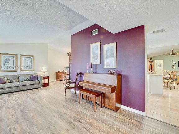 3rd image of 5241 King Arthur Ave