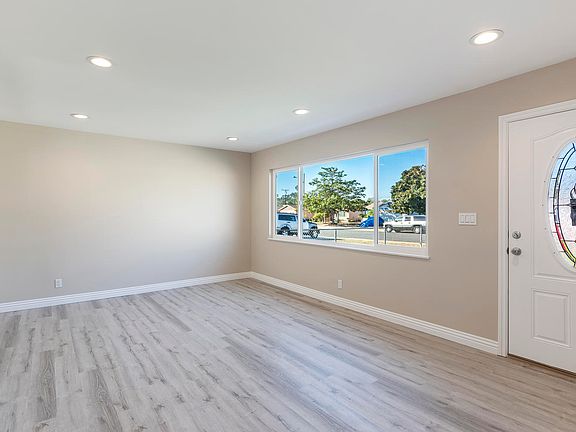 3rd image of 1534 N 6th St