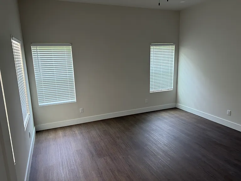 59 Weeden St — Photo 17