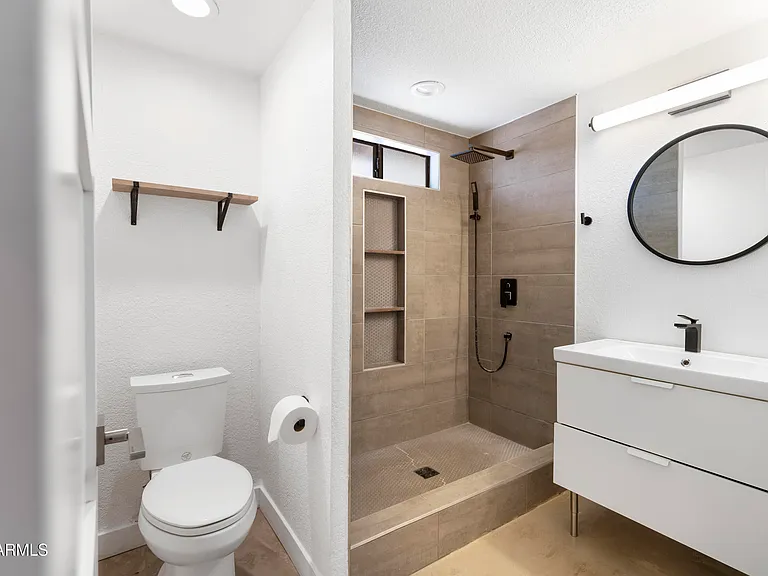 934A W Parkway Blvd — Photo 11