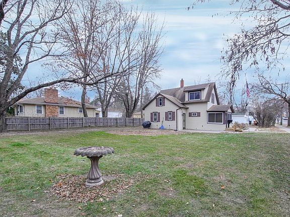 3rd image of 864 Hazelwood St