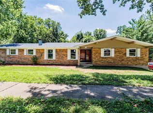 532 Hunters Ridge Dr, Saint Louis, MO 63135