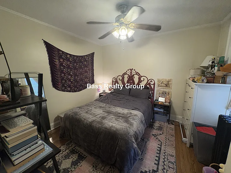 1331 W Greenleaf Ave #202 — Photo 8