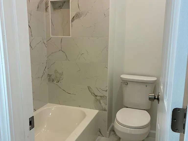 5772 Rexford Ct #G — Photo 16