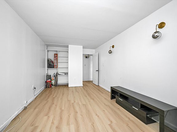 3rd image of 725 Miller Ave APT 337