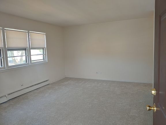 4th image of 139 22nd Ave APT D
