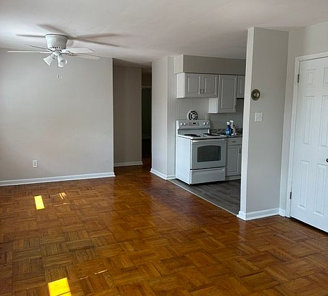 2nd image of 32 S Brookside Rd APT 1L