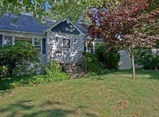 13 Crescent Dr, Cortlandt Manor, NY 10567
