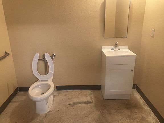 4th image of 1732 Border Ave #6
