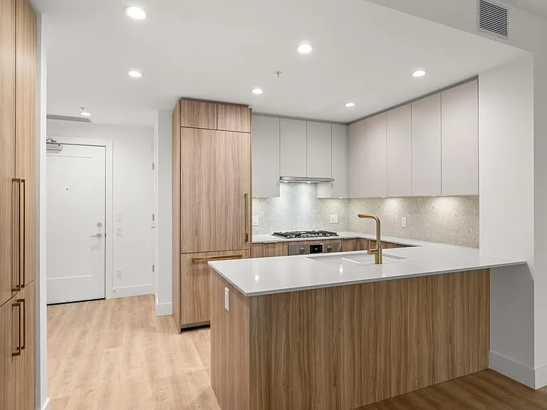 2325 Emery Ct #204 — Photo 5