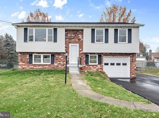 1705 Sapphire Rd, York, PA 17408
