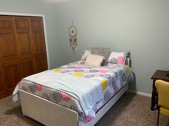 3rd image of 1365 Shorewood Dr