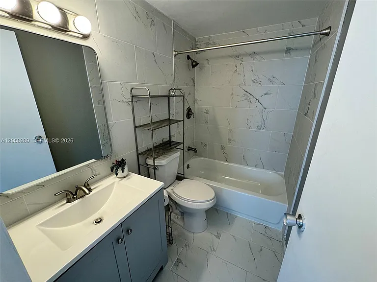 801 Brickell Bay Dr #465 — Photo 6