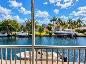 465 Paradise Isle Blvd