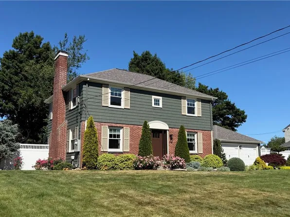 39 Merrymount Dr, Warwick, RI 02888