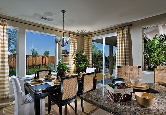 Oak Knoll Kitchen Nook