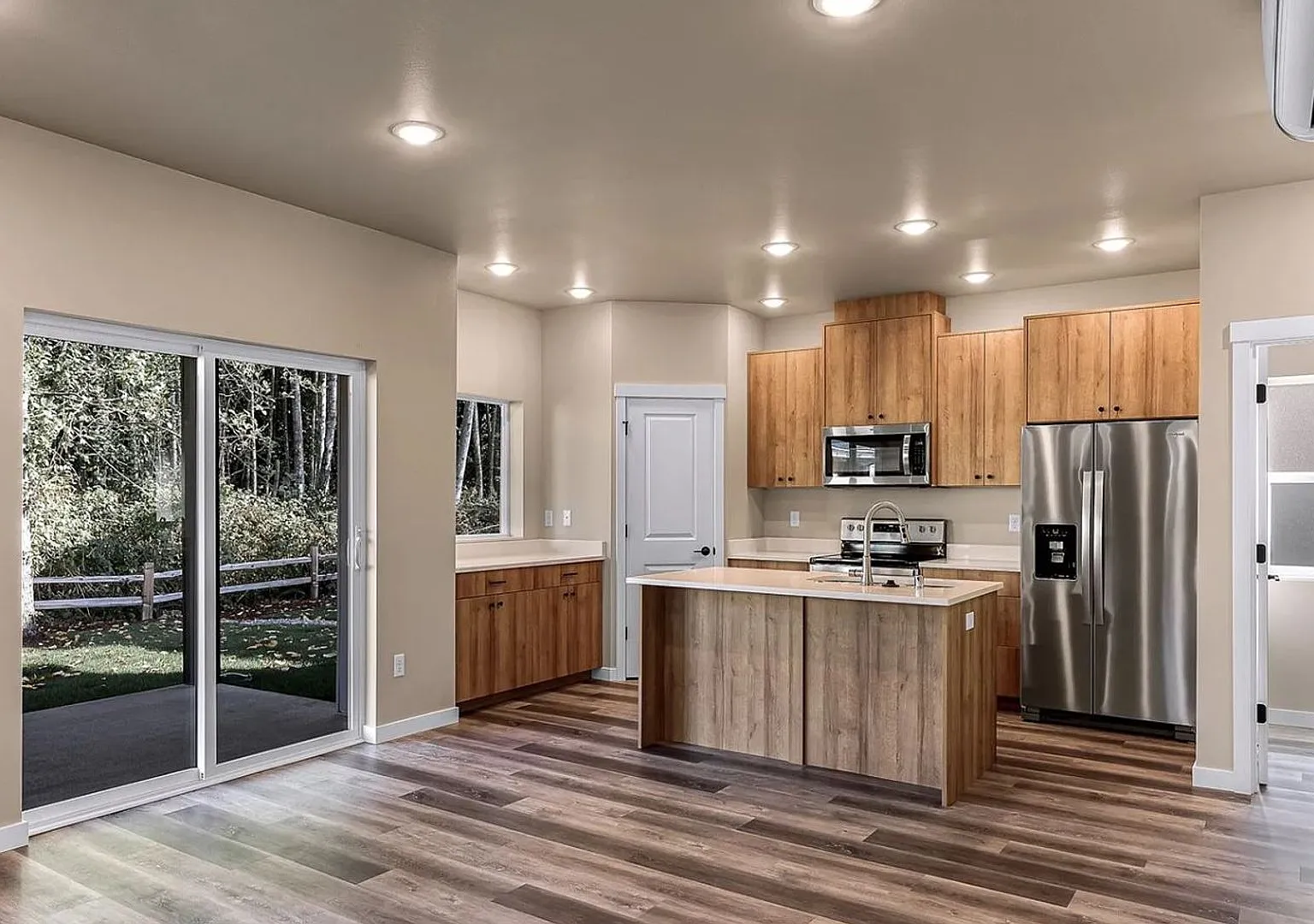 Welcome to The Ridge, 3 Bedroom Home! — Photo 3