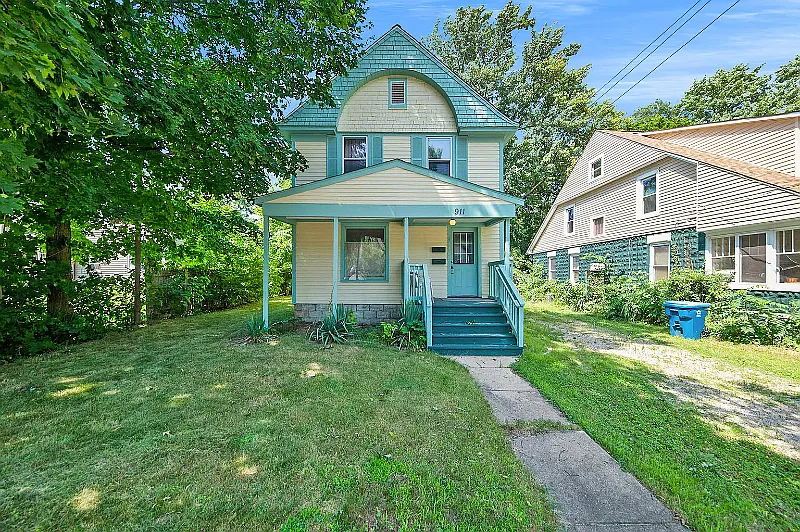 911 Reed Ave #1