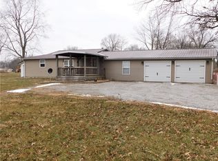 405 S 5th St, Cowden, IL 62422
