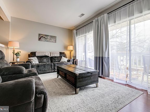 3rd image of 12842 Cara Dr