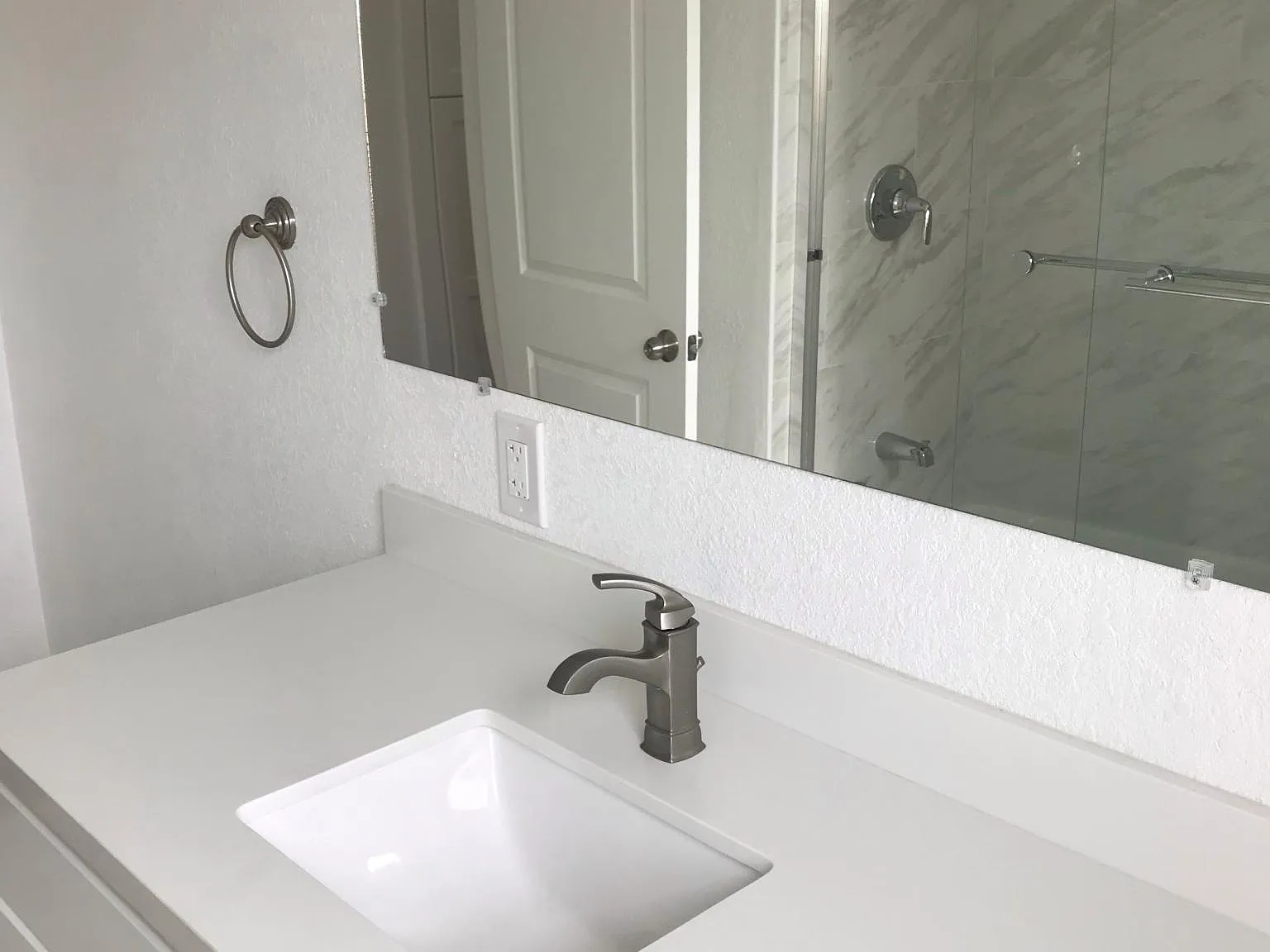 730 N Saint Andrews Pl — Photo 3