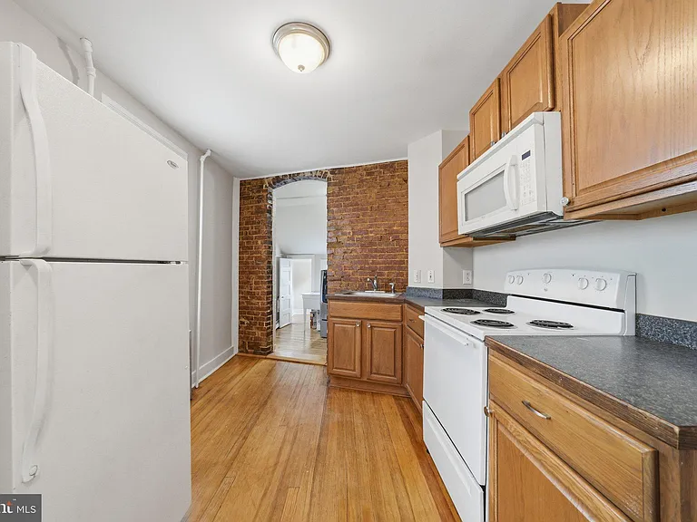 403 W South St #A — Photo 15
