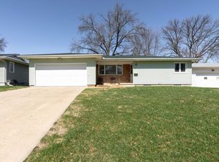 701 Locke Ave, Waterloo, IA 50702