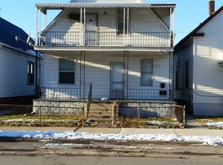 2457 Grayling St, Hamtramck, MI 48212
