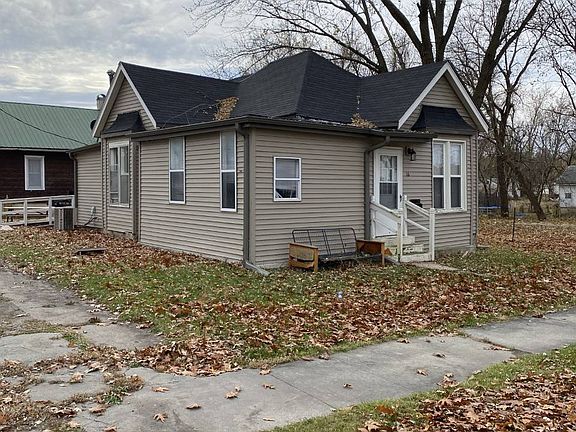 2nd image of 16 Clay St