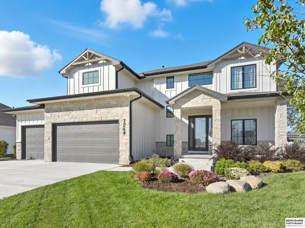7264 Von St, Omaha, NE 68046