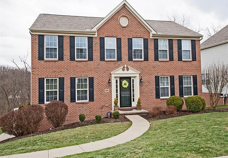 1st image of 137 Blue Heron Dr