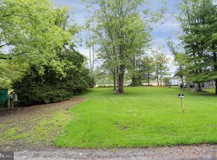 35B Riverside Dr, Mc Veytown, PA 17051
