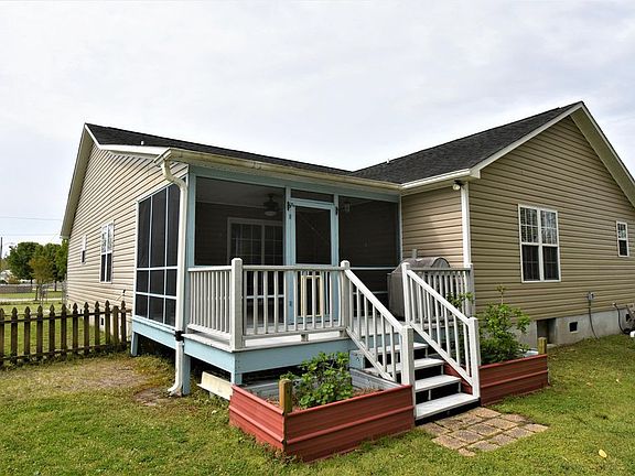 5th image of 800 Mann St