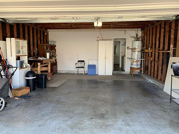 2nd image of 11122 Batavia Cir