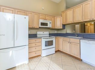 15011 S Waterford Dr, Davie, FL 33331