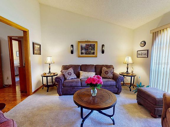 5th image of 625 Dolphin Cove Ct