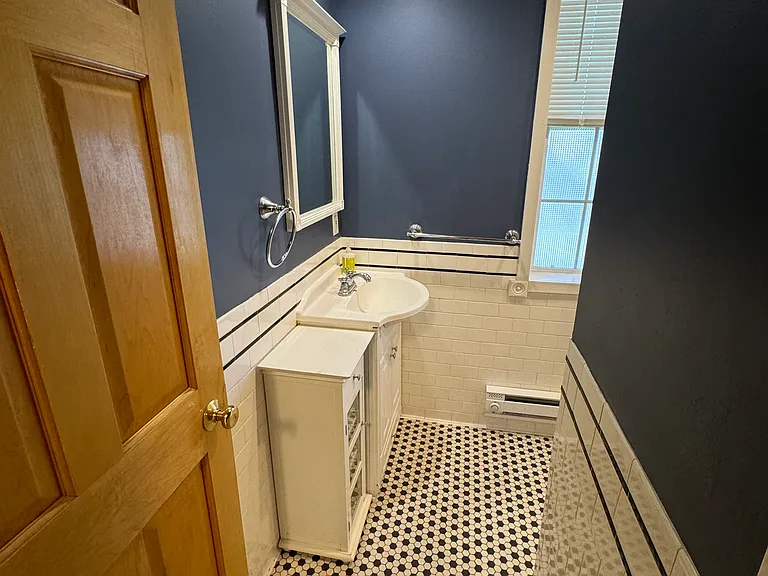 3332 Dupont Ave S #1 — Photo 8